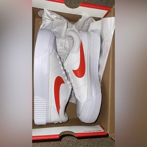 Nike court legacy lift